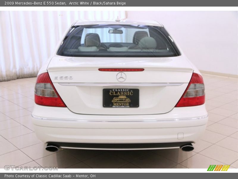 Arctic White / Black/Sahara Beige 2009 Mercedes-Benz E 550 Sedan