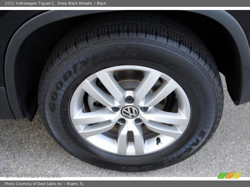 Deep Black Metallic / Black 2012 Volkswagen Tiguan S