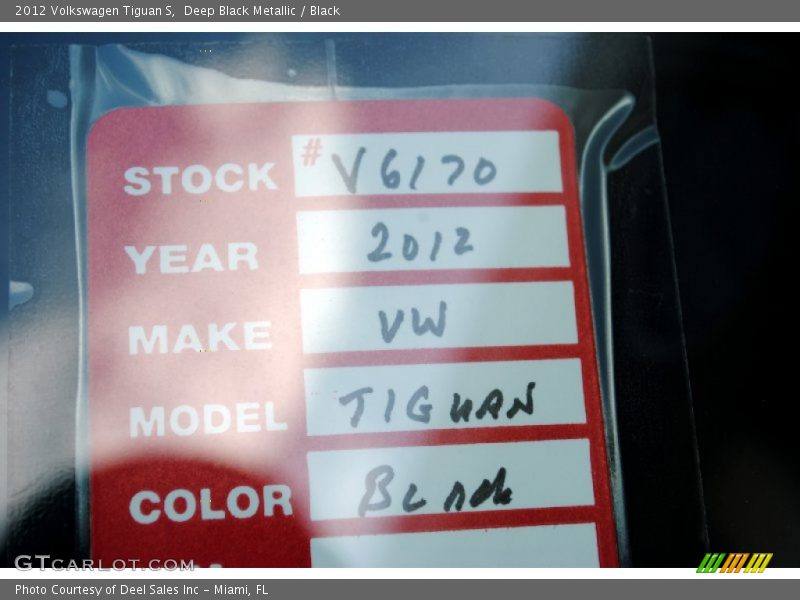 Deep Black Metallic / Black 2012 Volkswagen Tiguan S