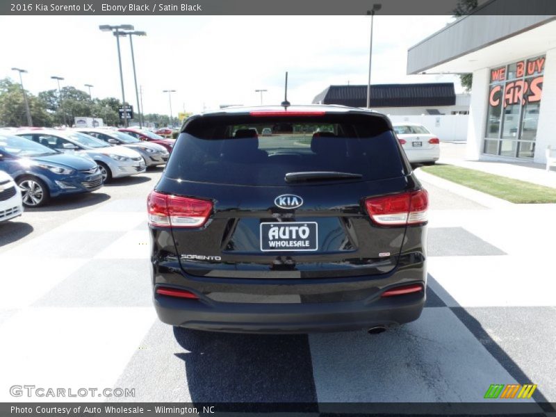 Ebony Black / Satin Black 2016 Kia Sorento LX