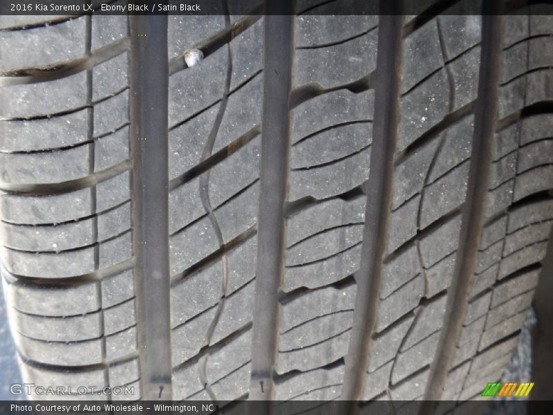 Ebony Black / Satin Black 2016 Kia Sorento LX