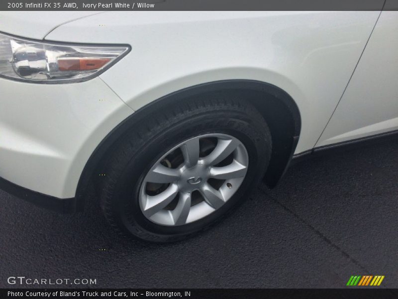 Ivory Pearl White / Willow 2005 Infiniti FX 35 AWD