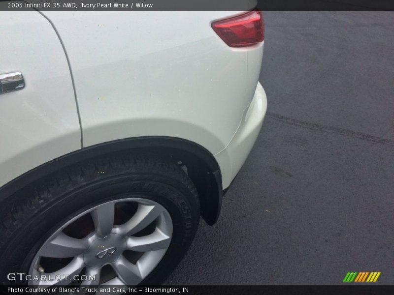 Ivory Pearl White / Willow 2005 Infiniti FX 35 AWD