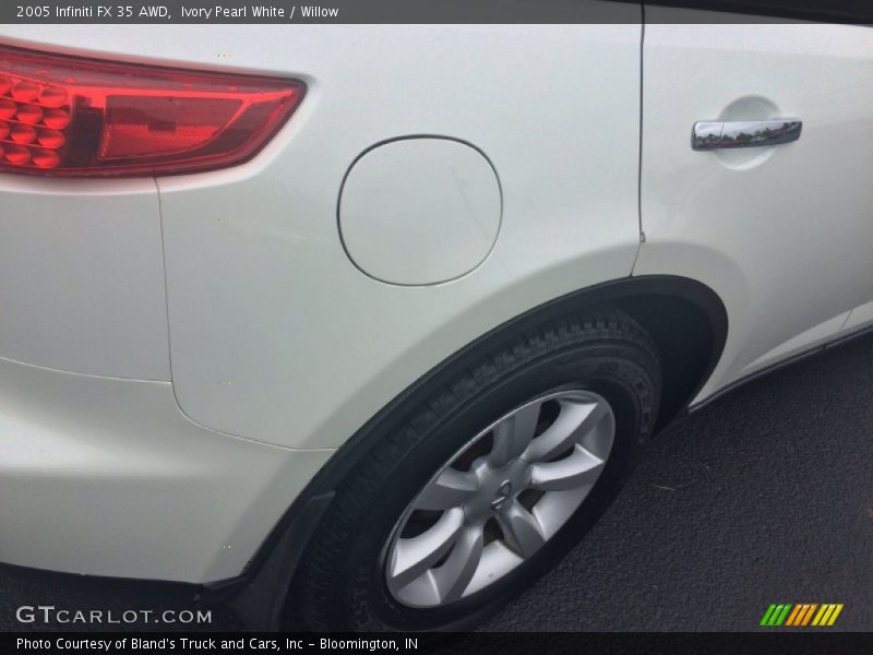 Ivory Pearl White / Willow 2005 Infiniti FX 35 AWD