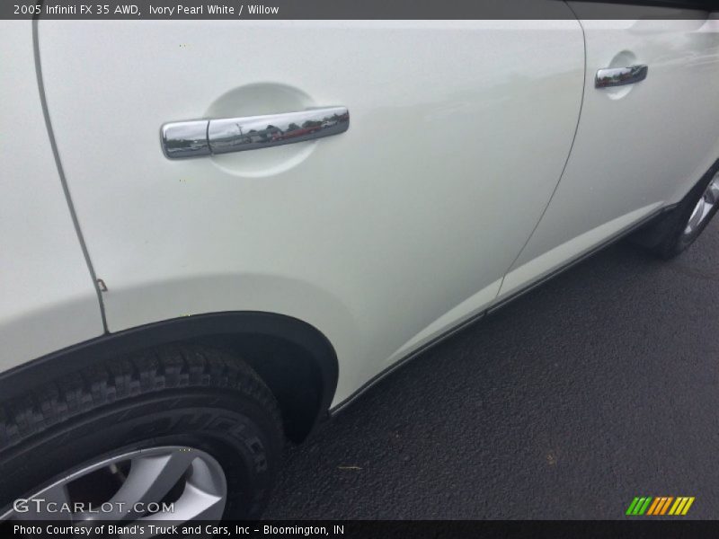 Ivory Pearl White / Willow 2005 Infiniti FX 35 AWD