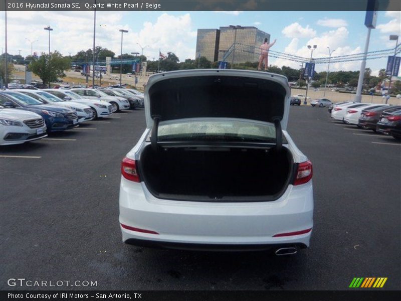 Quartz White Pearl / Beige 2016 Hyundai Sonata SE