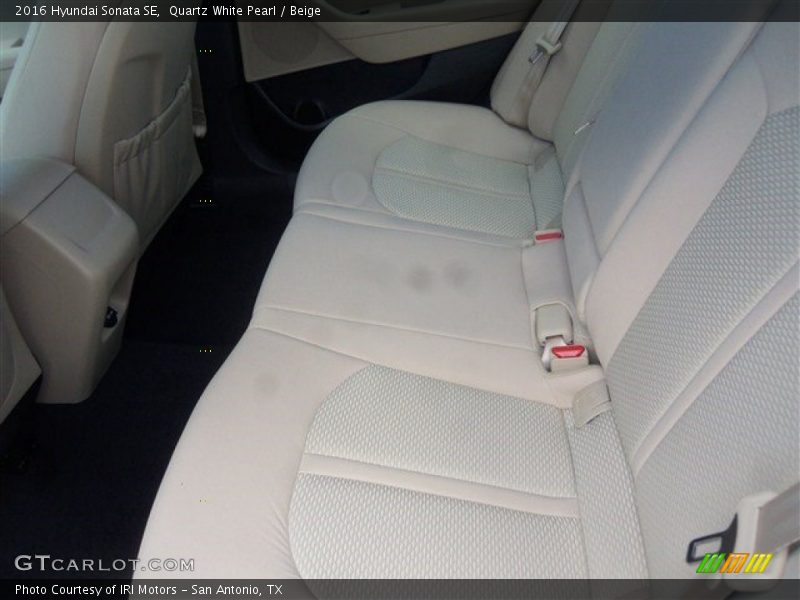 Quartz White Pearl / Beige 2016 Hyundai Sonata SE
