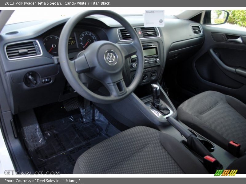 Candy White / Titan Black 2013 Volkswagen Jetta S Sedan