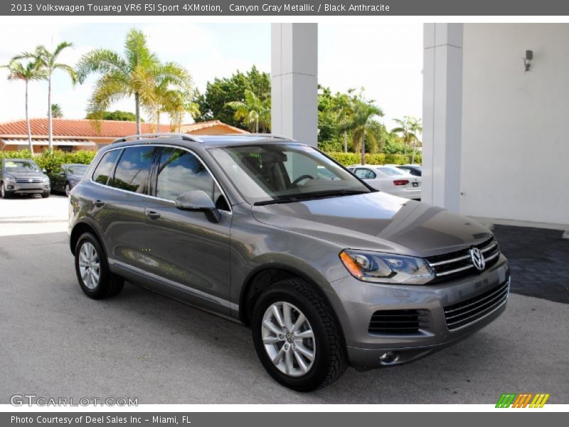 Front 3/4 View of 2013 Touareg VR6 FSI Sport 4XMotion