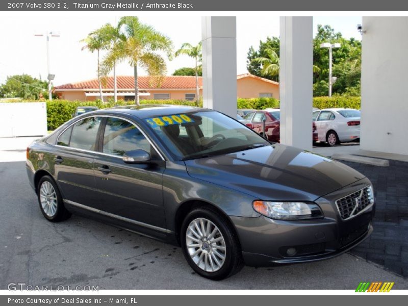 Front 3/4 View of 2007 S80 3.2