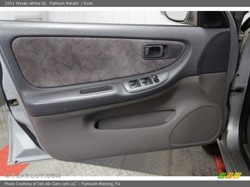 Platinum Metallic / Dusk 2001 Nissan Altima SE