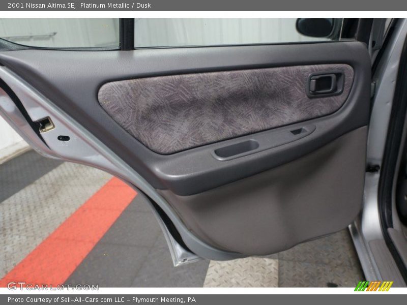 Platinum Metallic / Dusk 2001 Nissan Altima SE