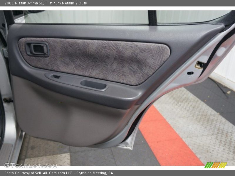 Platinum Metallic / Dusk 2001 Nissan Altima SE
