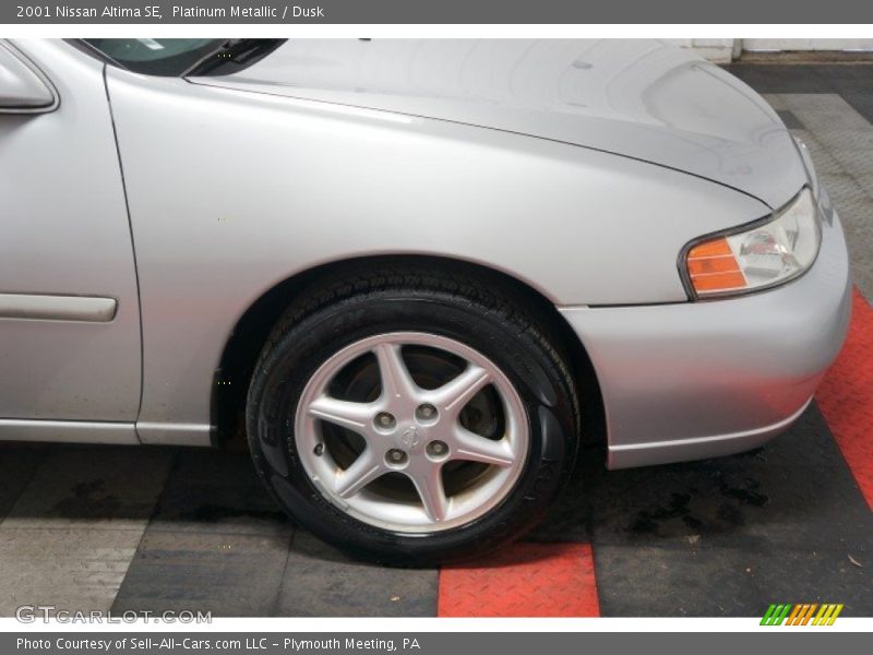 Platinum Metallic / Dusk 2001 Nissan Altima SE