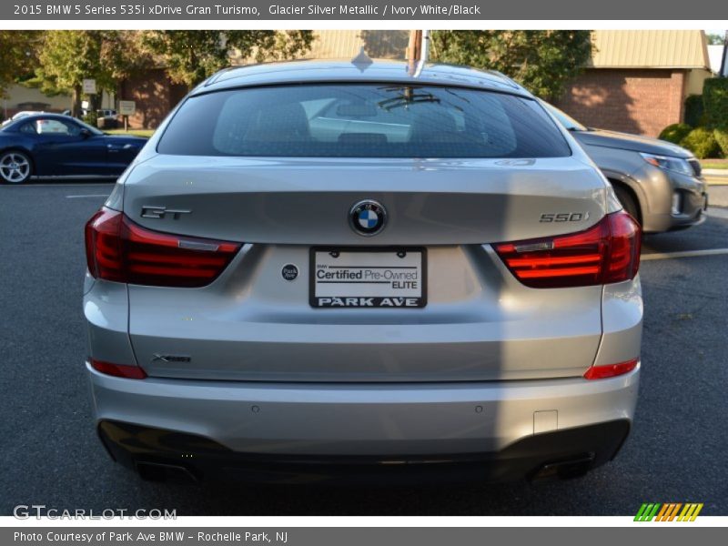 Glacier Silver Metallic / Ivory White/Black 2015 BMW 5 Series 535i xDrive Gran Turismo