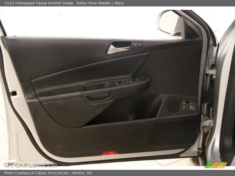 Door Panel of 2010 Passat Komfort Sedan