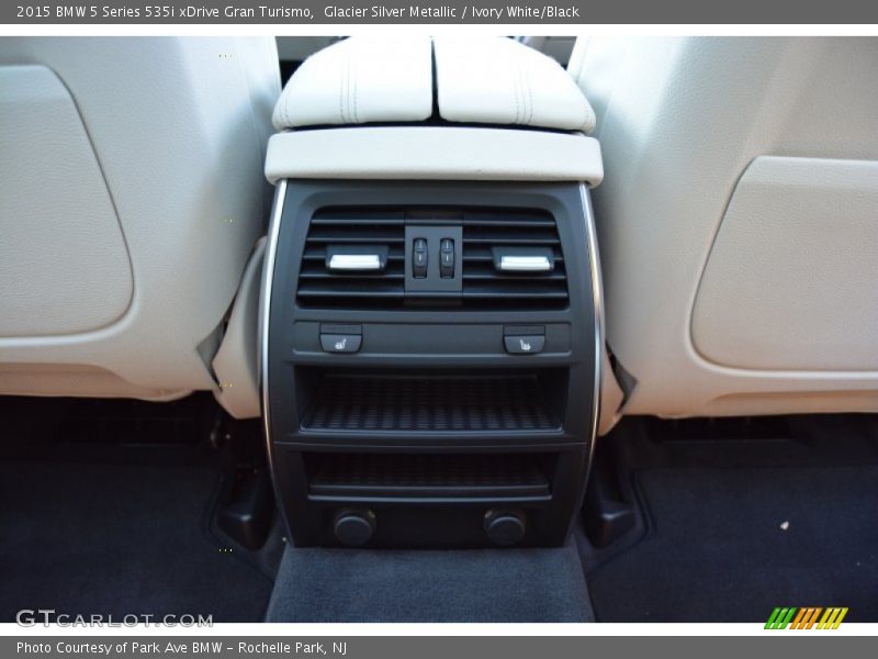 Glacier Silver Metallic / Ivory White/Black 2015 BMW 5 Series 535i xDrive Gran Turismo