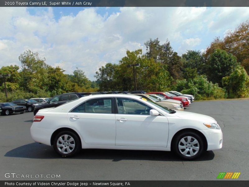 Super White / Ash Gray 2010 Toyota Camry LE