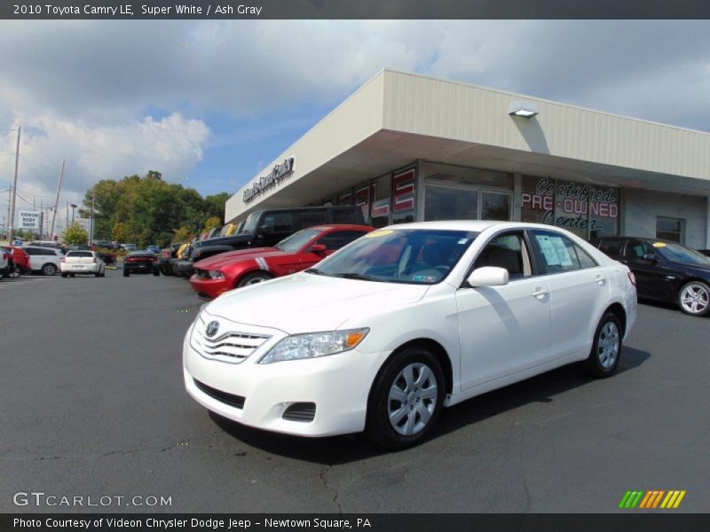 Super White / Ash Gray 2010 Toyota Camry LE