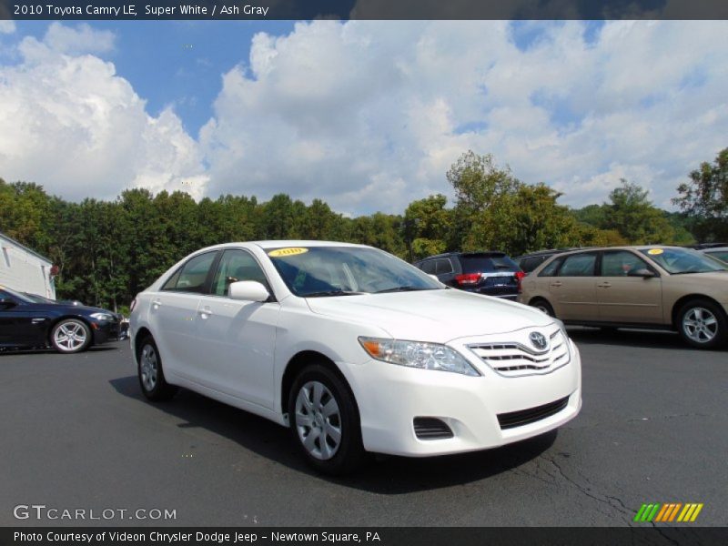 Super White / Ash Gray 2010 Toyota Camry LE