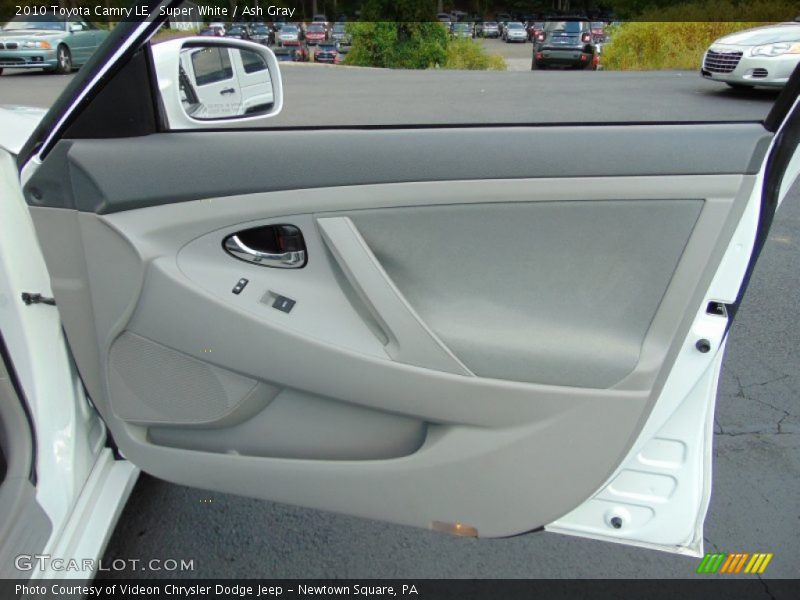 Super White / Ash Gray 2010 Toyota Camry LE