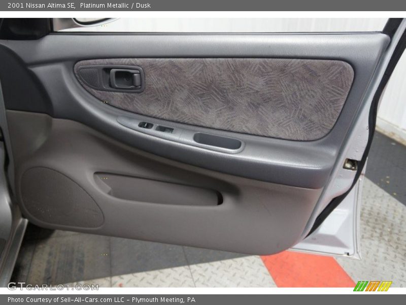 Platinum Metallic / Dusk 2001 Nissan Altima SE