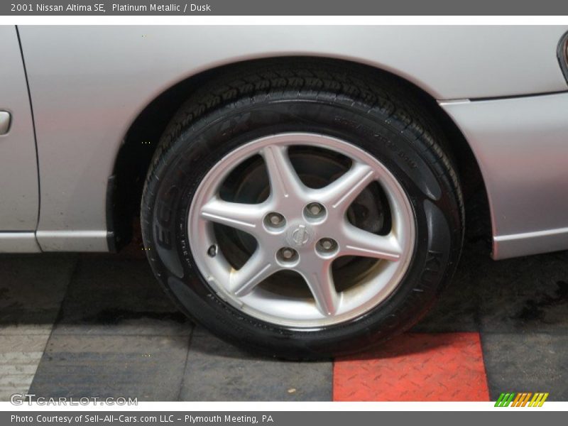 Platinum Metallic / Dusk 2001 Nissan Altima SE