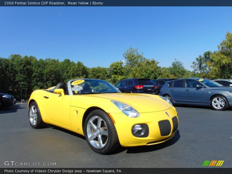 Front 3/4 View of 2009 Solstice GXP Roadster