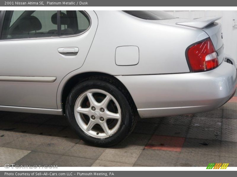 Platinum Metallic / Dusk 2001 Nissan Altima SE