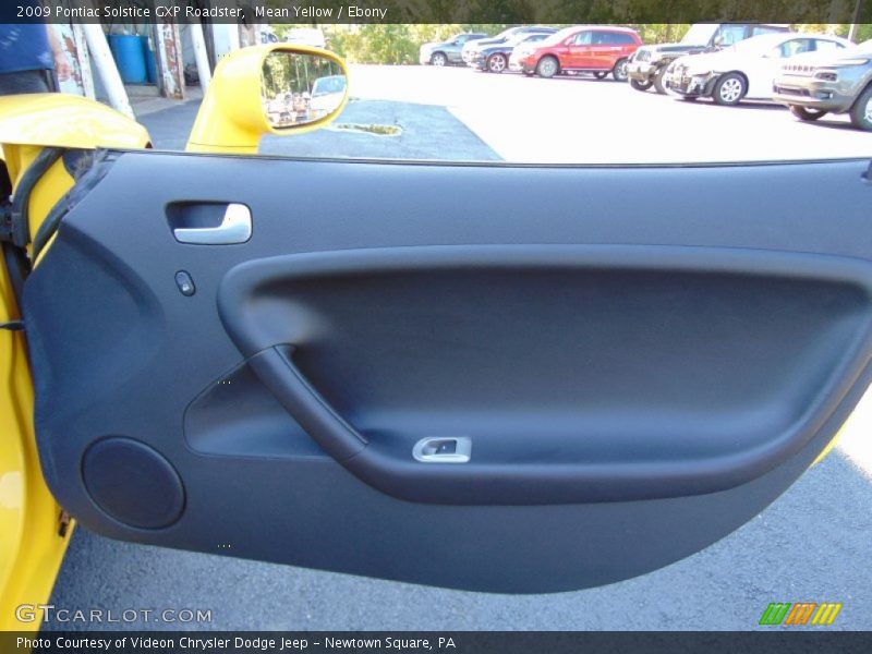 Door Panel of 2009 Solstice GXP Roadster