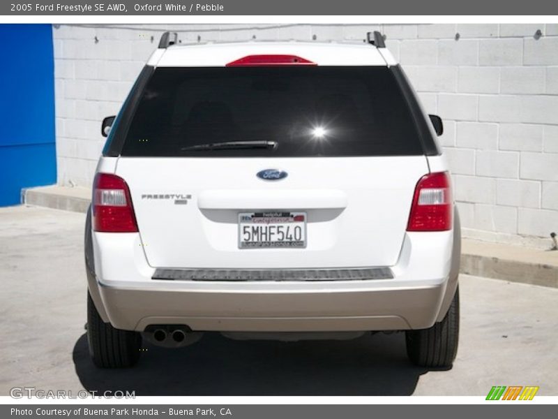 Oxford White / Pebble 2005 Ford Freestyle SE AWD