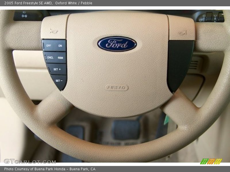  2005 Freestyle SE AWD Steering Wheel