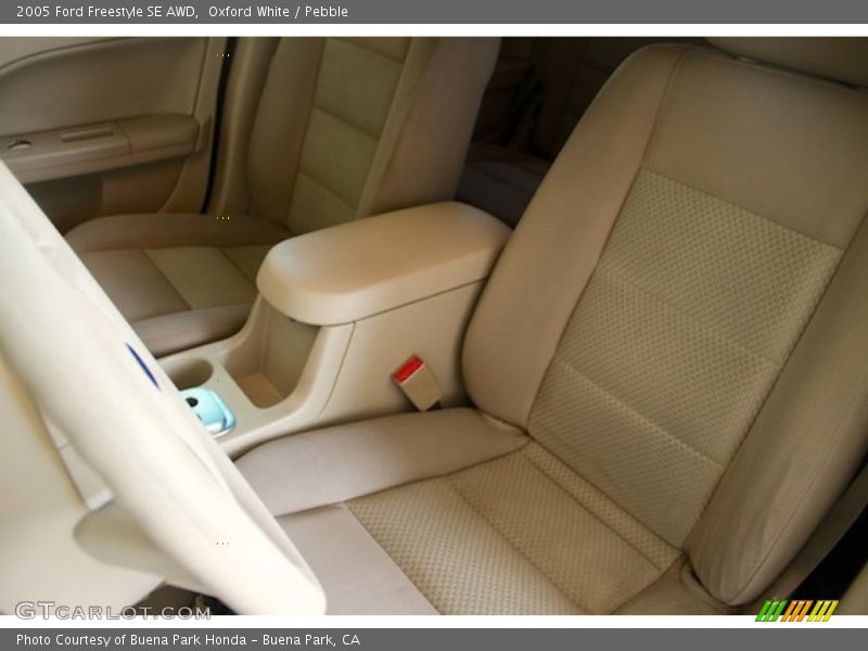 Oxford White / Pebble 2005 Ford Freestyle SE AWD