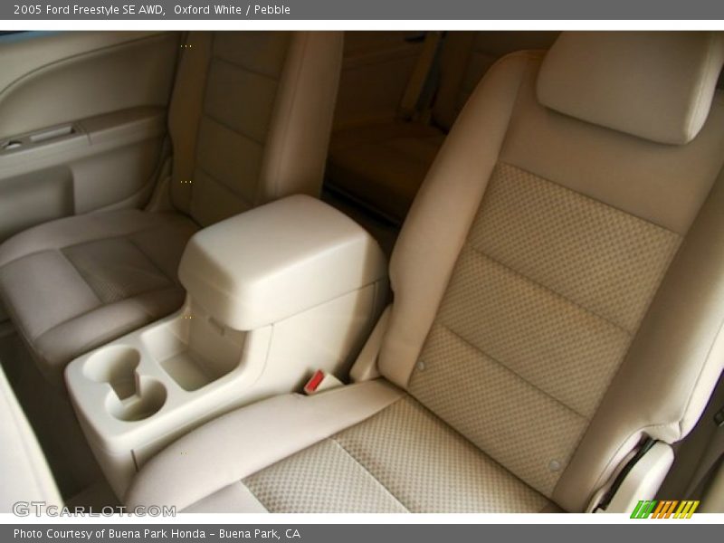 Oxford White / Pebble 2005 Ford Freestyle SE AWD