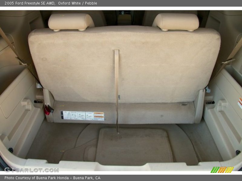 Oxford White / Pebble 2005 Ford Freestyle SE AWD