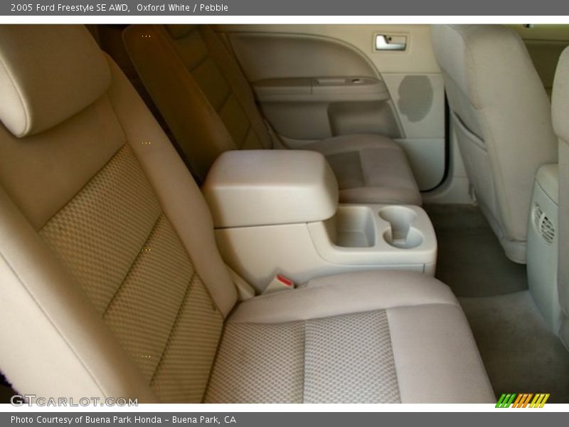 Oxford White / Pebble 2005 Ford Freestyle SE AWD