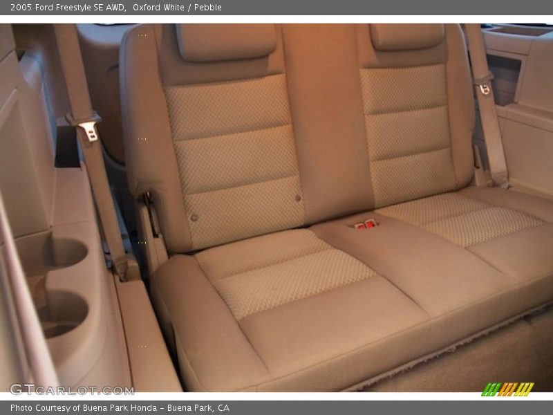 Oxford White / Pebble 2005 Ford Freestyle SE AWD