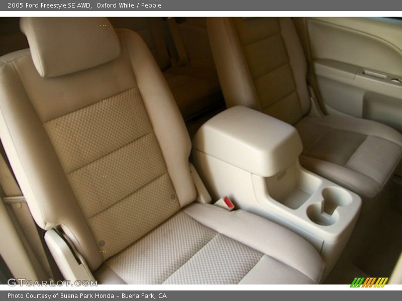 Oxford White / Pebble 2005 Ford Freestyle SE AWD