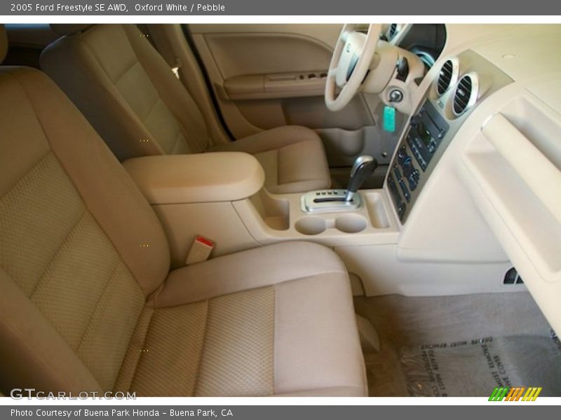 Oxford White / Pebble 2005 Ford Freestyle SE AWD