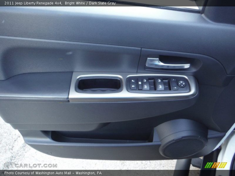 Bright White / Dark Slate Gray 2011 Jeep Liberty Renegade 4x4