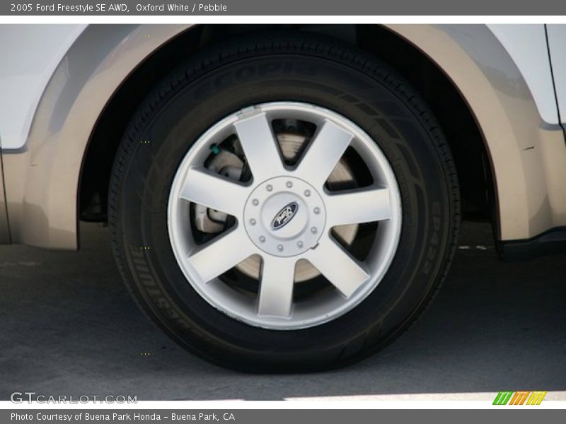 Oxford White / Pebble 2005 Ford Freestyle SE AWD