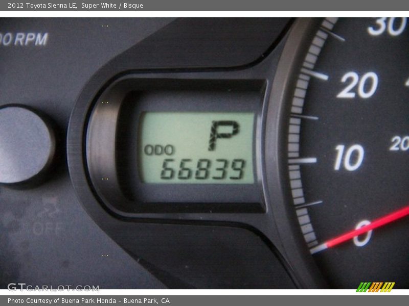 Super White / Bisque 2012 Toyota Sienna LE