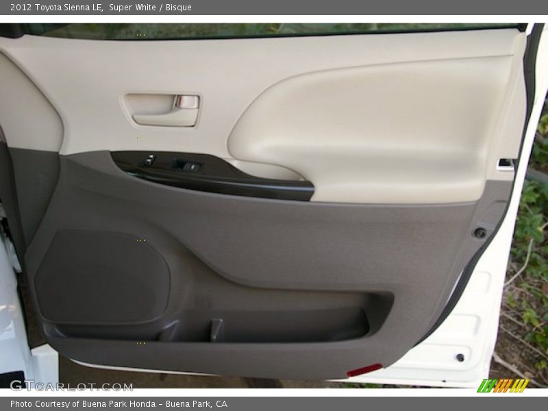 Super White / Bisque 2012 Toyota Sienna LE