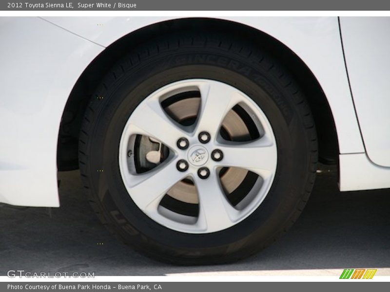 Super White / Bisque 2012 Toyota Sienna LE