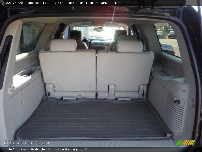 Black / Light Titanium/Dark Titanium 2007 Chevrolet Suburban 1500 LTZ 4x4