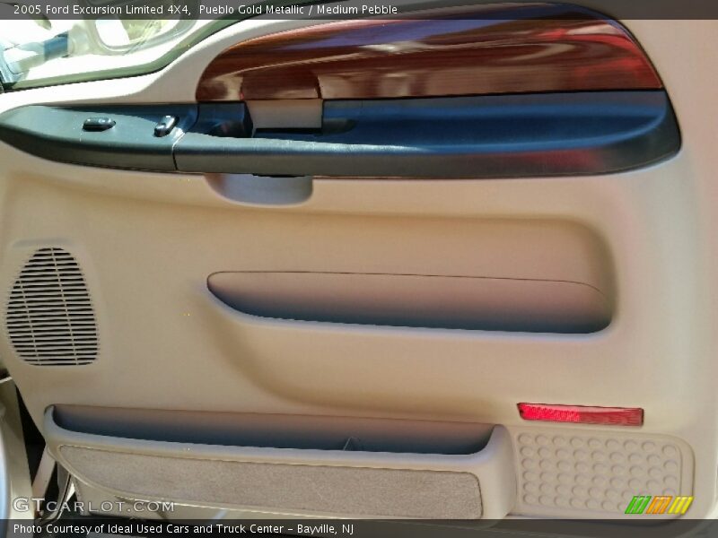 Pueblo Gold Metallic / Medium Pebble 2005 Ford Excursion Limited 4X4