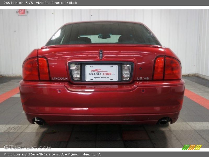 Vivid Red Clearcoat / Black 2004 Lincoln LS V8
