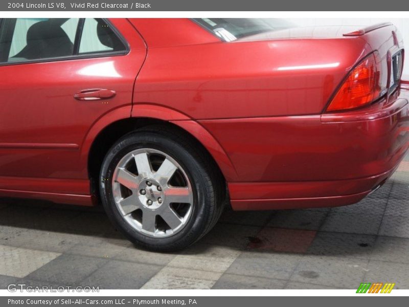 Vivid Red Clearcoat / Black 2004 Lincoln LS V8