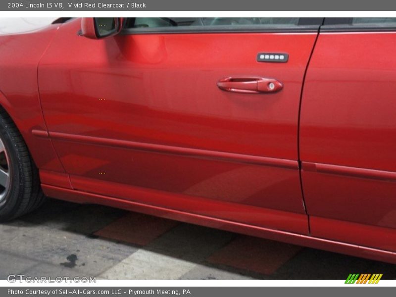 Vivid Red Clearcoat / Black 2004 Lincoln LS V8