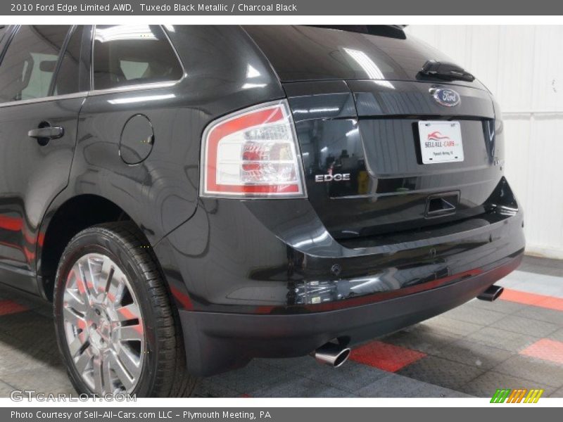 Tuxedo Black Metallic / Charcoal Black 2010 Ford Edge Limited AWD